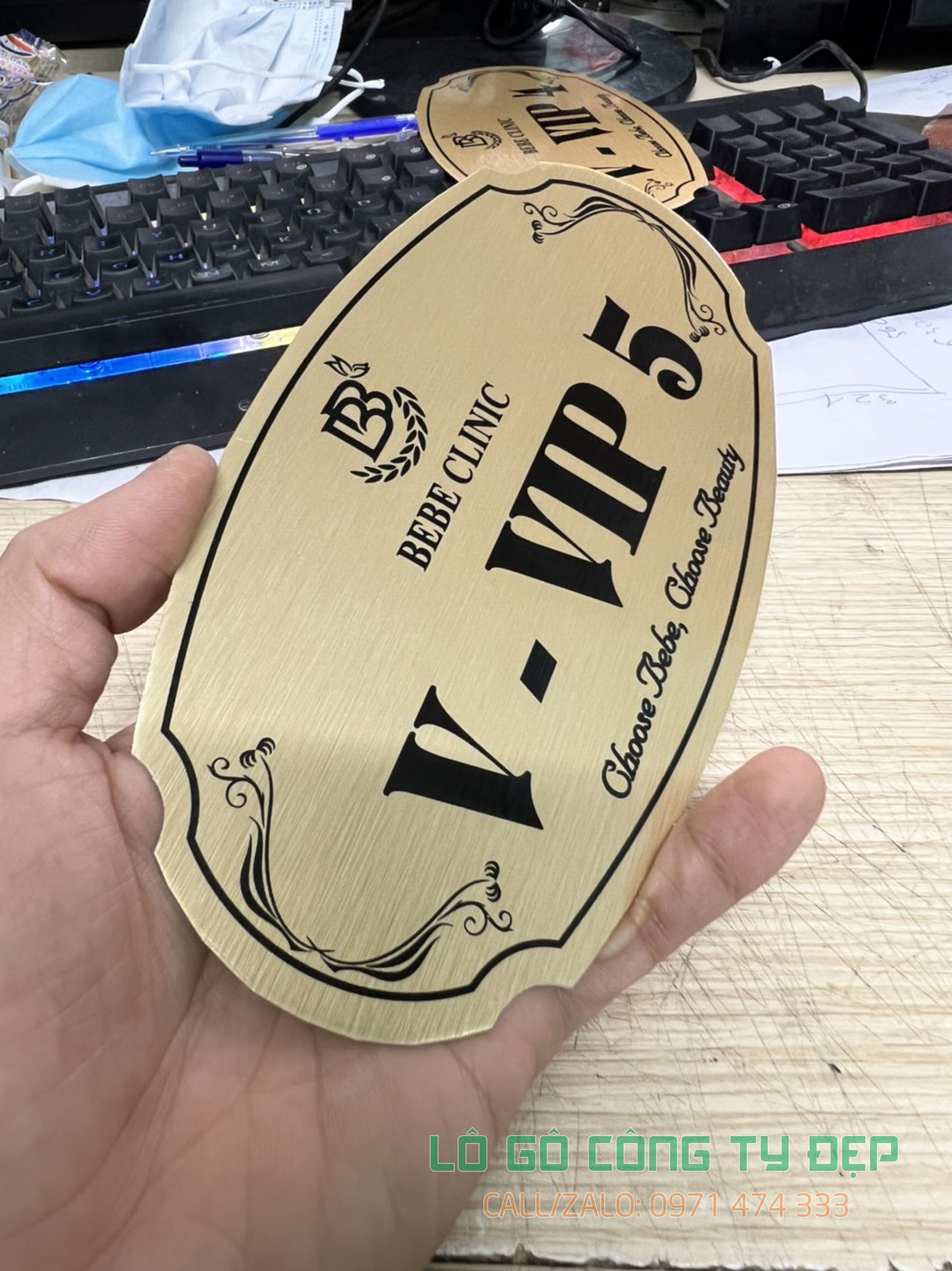 Biển số phòng khách sạn