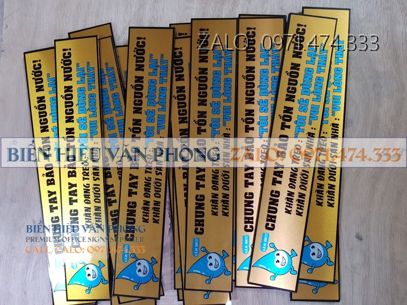 Biển bảo tồn nguồn nước, Biển Tiết kiệm khăn lau