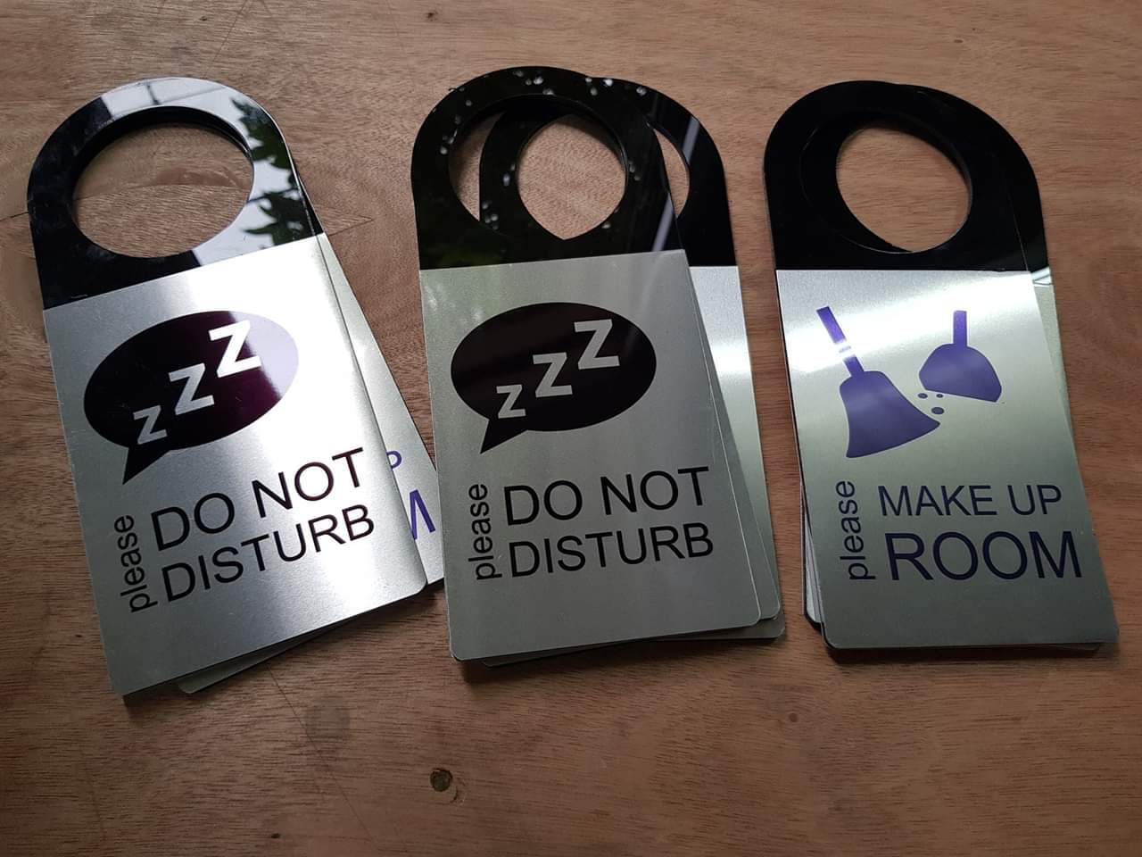 Sticker Không làm phiền,Thẻ không làm phiền, Thẻ treo cửa không làm phiền, Bảng không làm phiền treo cửa, Thẻ dọn phòng treo cửa