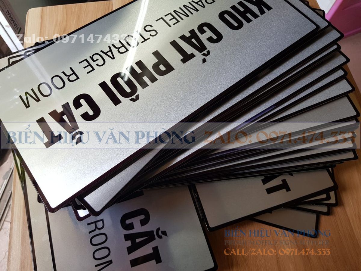 Biển nhôm gắn cửa, biển phòng ban nhôm