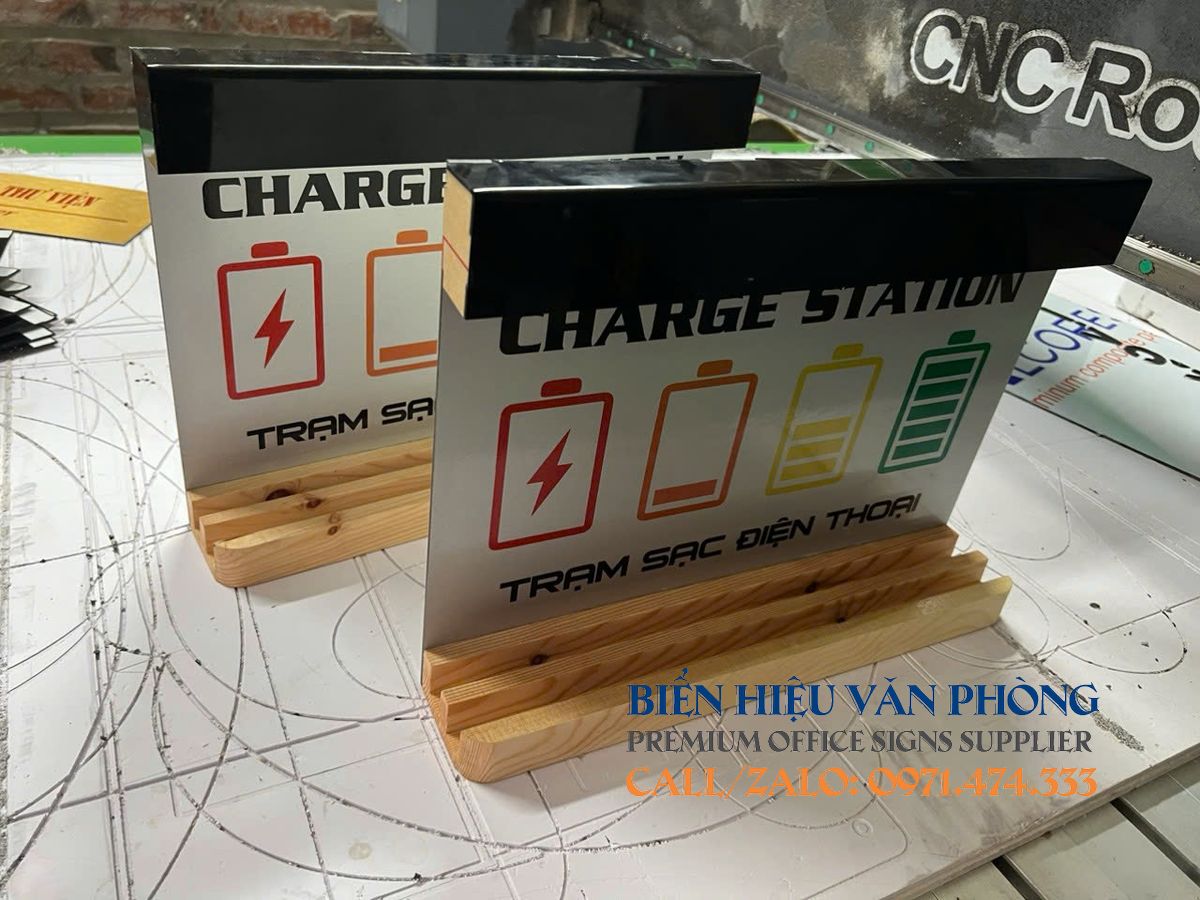 Bảng khu vực sạc điện thoại, Biển điểm sạc điện thoại