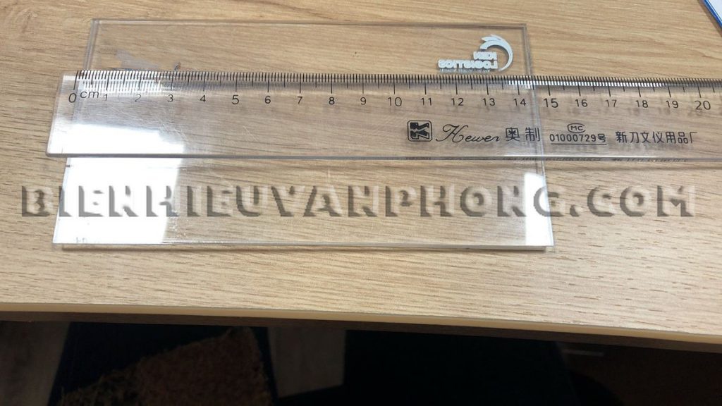 BẢNG TÊN NHÂN VIÊN 2 MẶT KẸP VÁCH NGĂN BÀN THAY ĐỔI NỘI DUNG