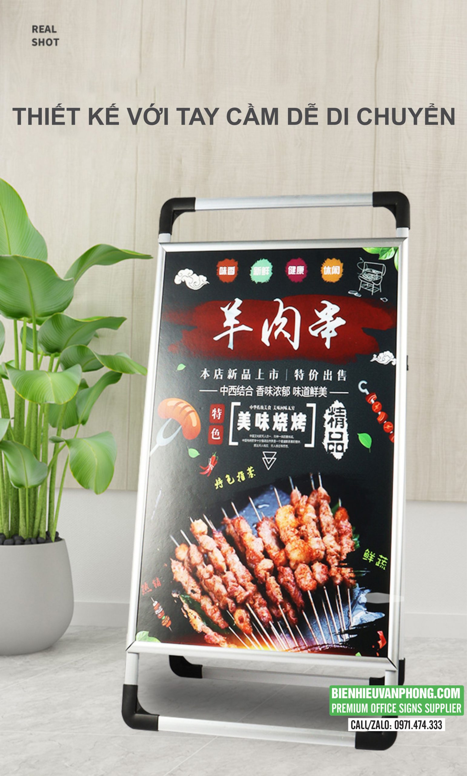 Kệ nhôm chữ A thay đổi nội dung dễ dàng với nắp bật.